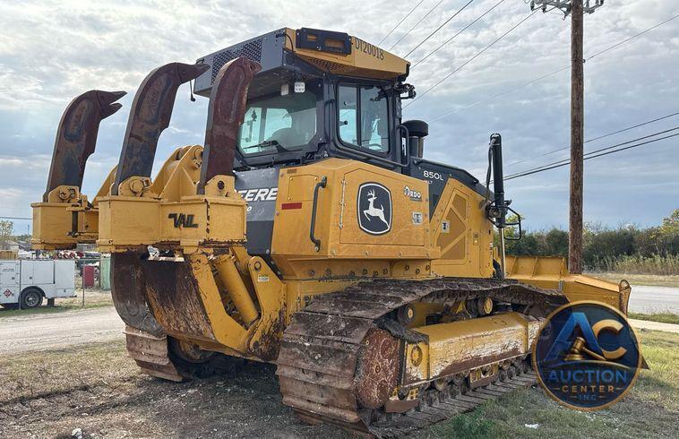 2020 John Deere 850L dozer