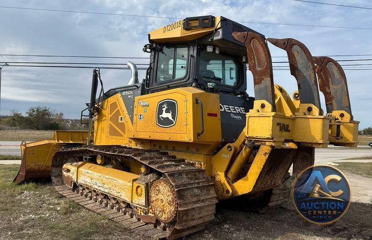 2020 John Deere 850L dozer