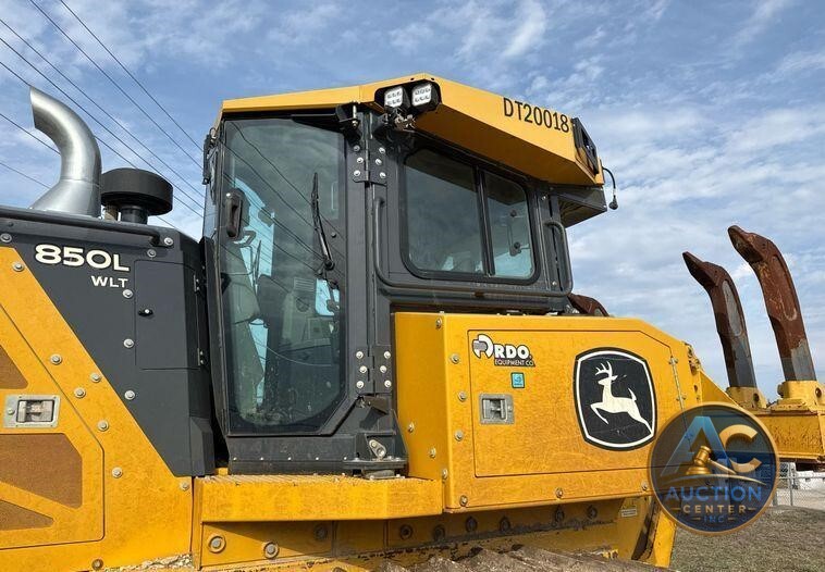 2020 John Deere 850L dozer