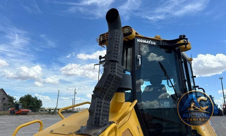 2023 Komatsu  D51EX-24 dozer