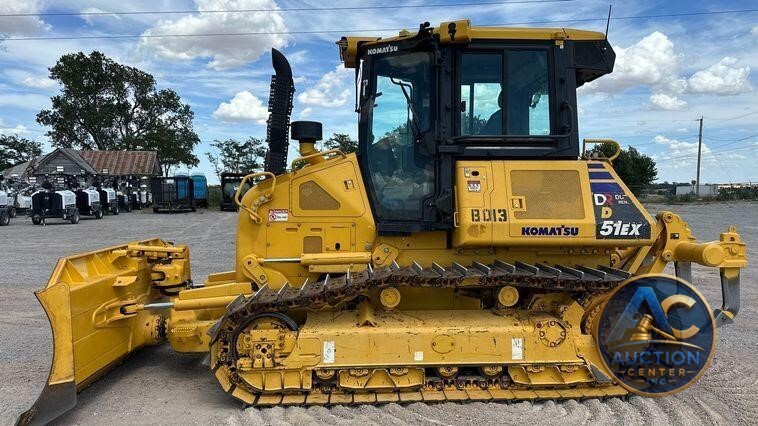 2023 Komatsu  D51EX-24 dozer
