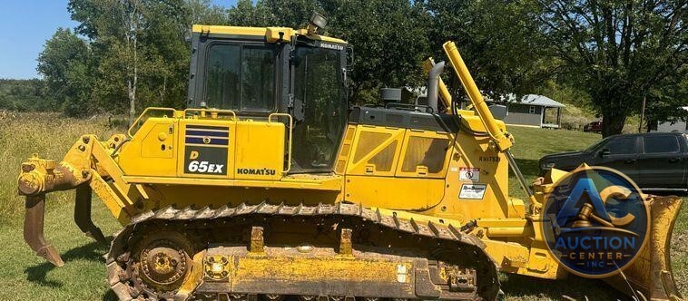 2017 Komatsu D65EX-18 dozer