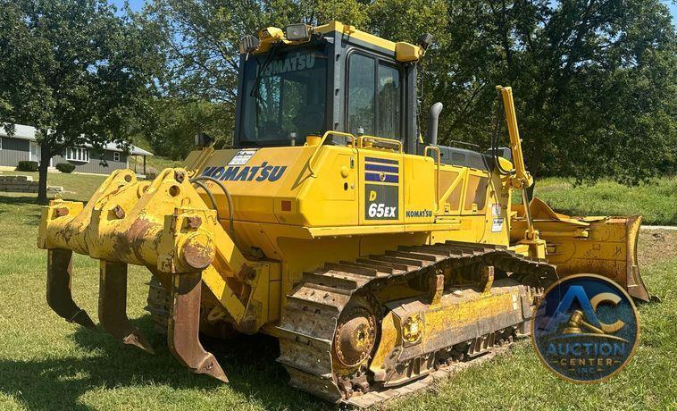 2017 Komatsu D65EX-18 dozer