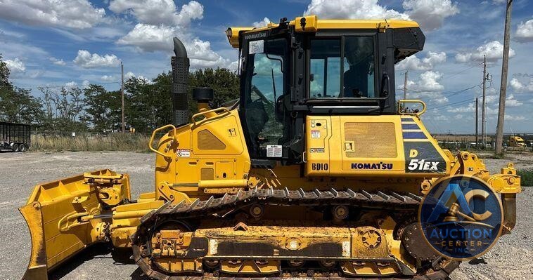 2022 Komatsu  D51EX-24 dozer