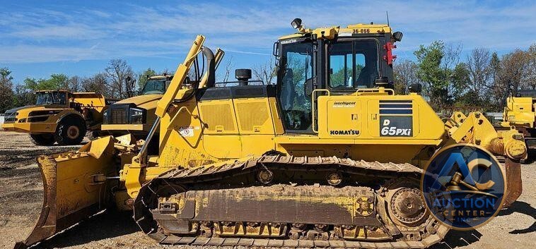2018 Komatsu  D65PXI-18 dozer