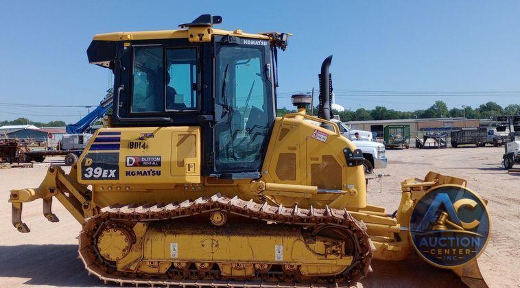 2023 Komatsu D39EX-24 dozer