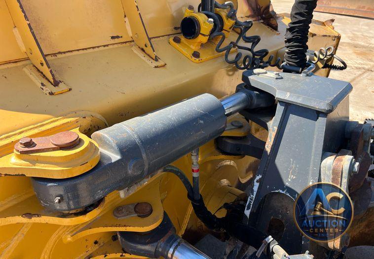 2018 John Deere 750K LGP  dozer