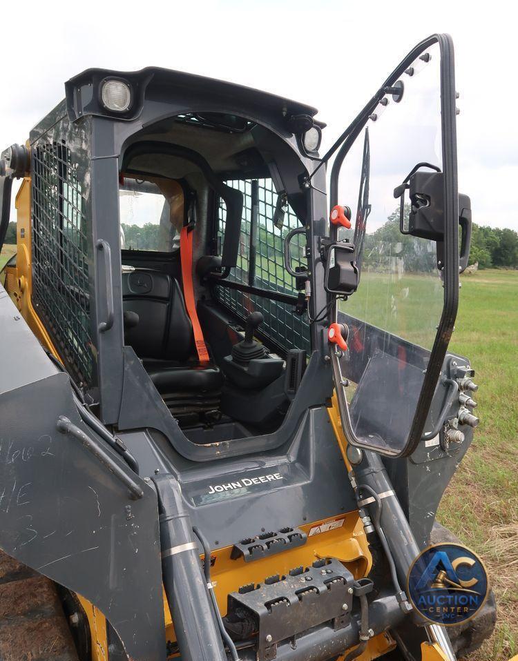 2018 John Deere 333G skid steer