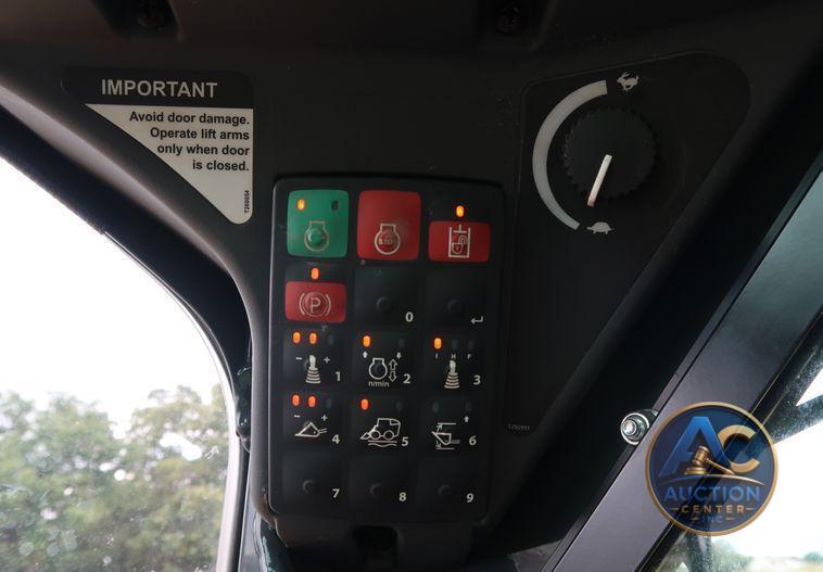 2018 John Deere 333G skid steer