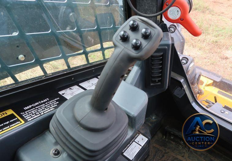 2018 John Deere 333G skid steer