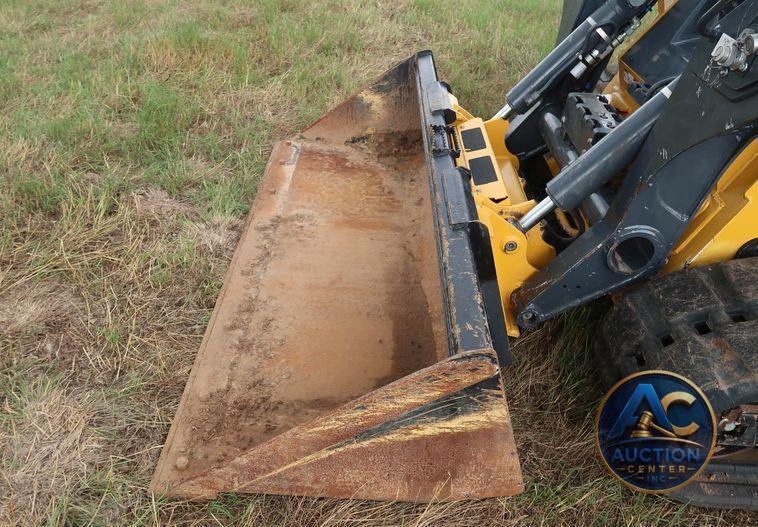 2018 John Deere 333G skid steer