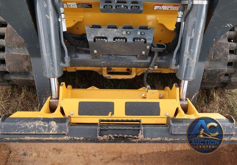 2018 John Deere 333G skid steer