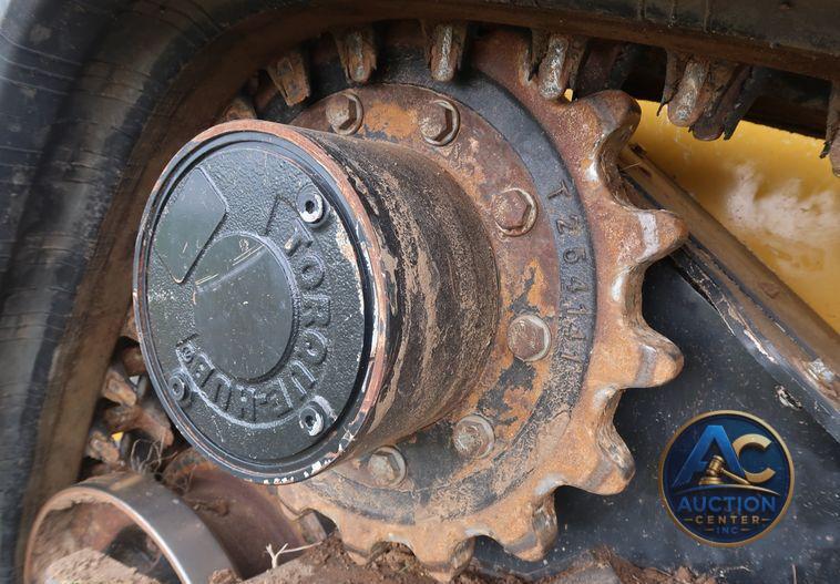 2018 John Deere 333G skid steer