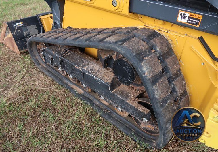 2018 John Deere 333G skid steer