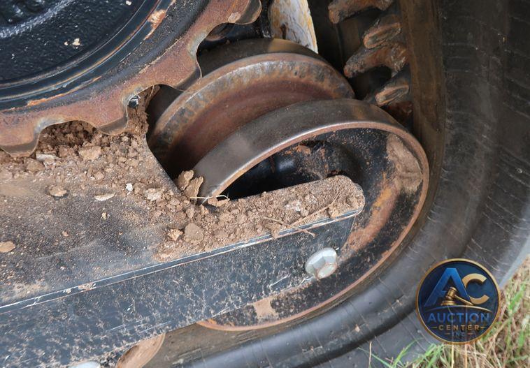 2018 John Deere 333G skid steer