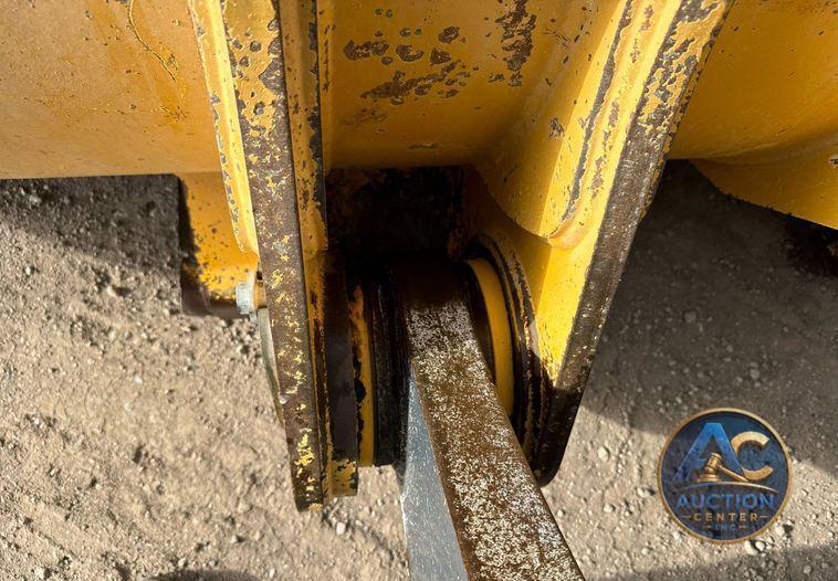 2016 John Deere 824K wheel loader