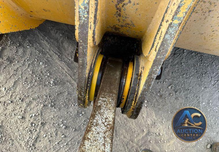 2016 John Deere 824K wheel loader