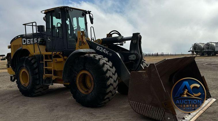 2016 John Deere 824K wheel loader