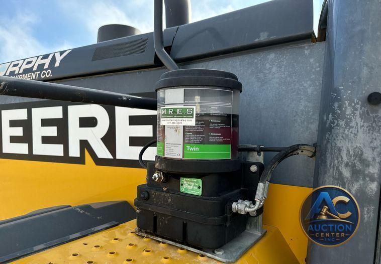 2016 John Deere 824K wheel loader