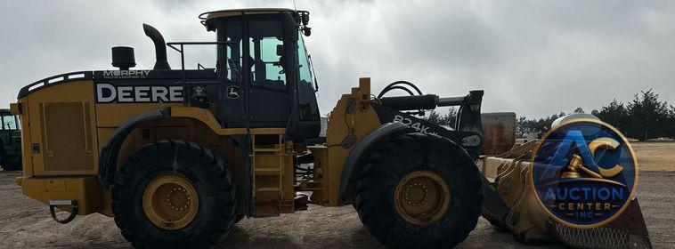 2016 John Deere 824K wheel loader