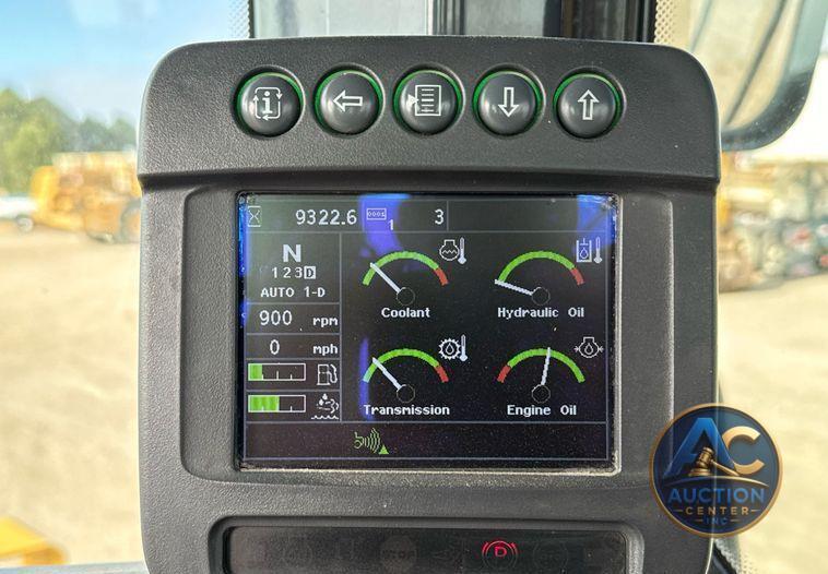 2016 John Deere 824K wheel loader