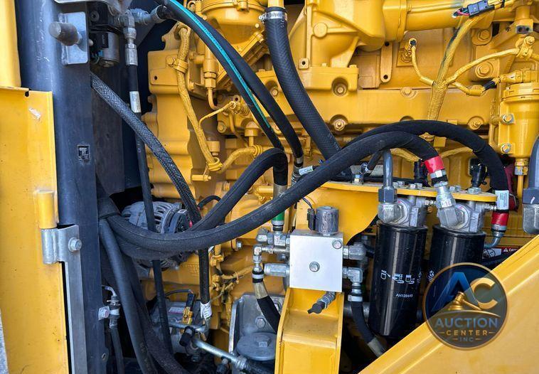 2016 John Deere 824K wheel loader