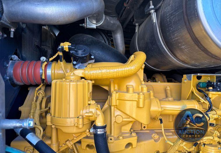 2016 John Deere 824K wheel loader