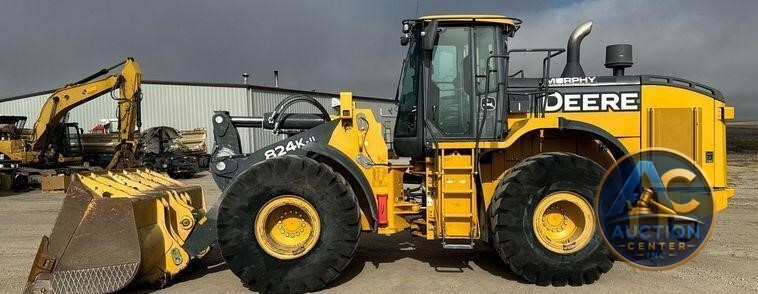 2016 John Deere 824K wheel loader