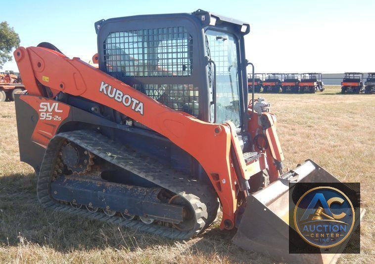 2018 Kubota SVL95-2S skid steer