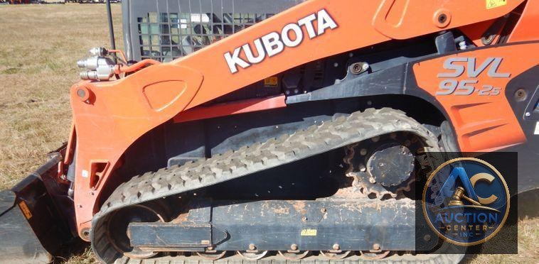 2018 Kubota SVL95-2S skid steer