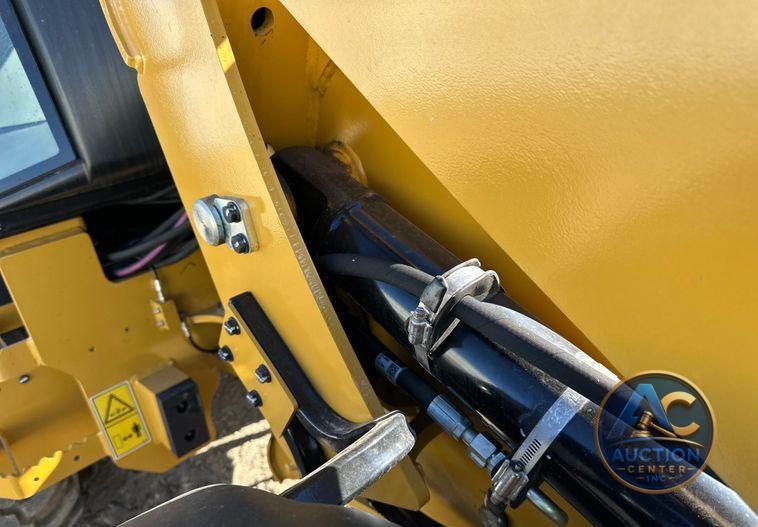 2022 Caterpillar 908M wheel loader