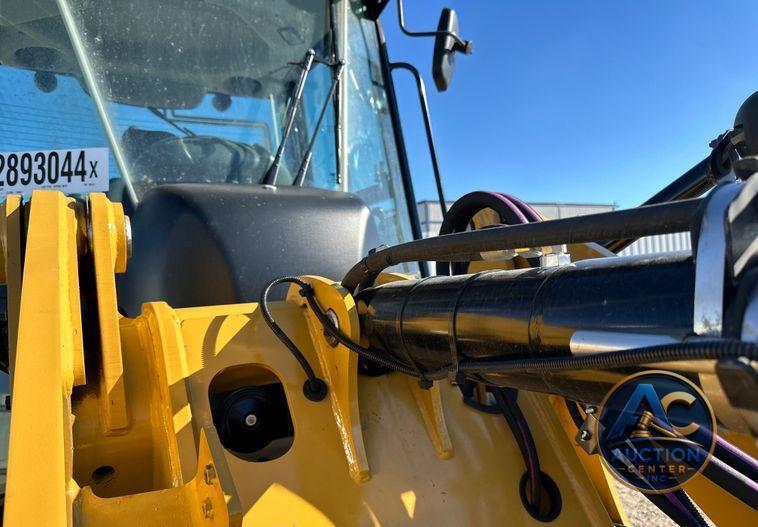 2022 Caterpillar 908M wheel loader