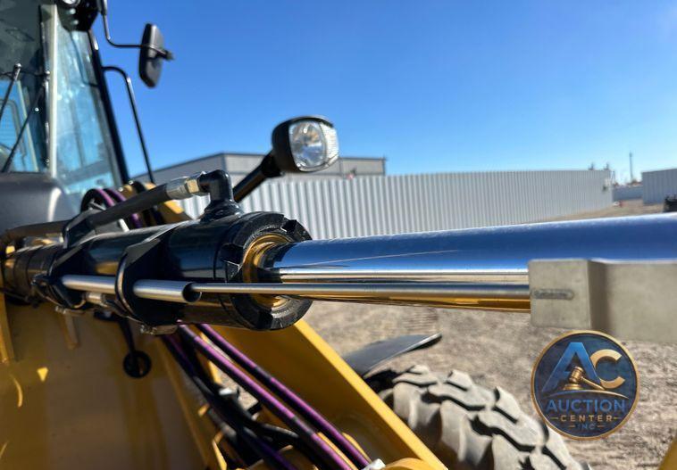 2022 Caterpillar 908M wheel loader
