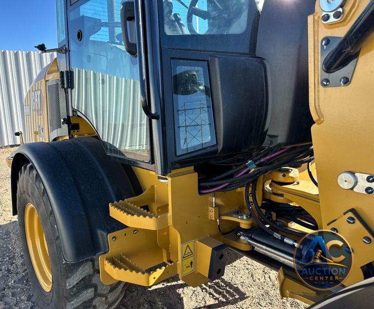 2022 Caterpillar 908M wheel loader