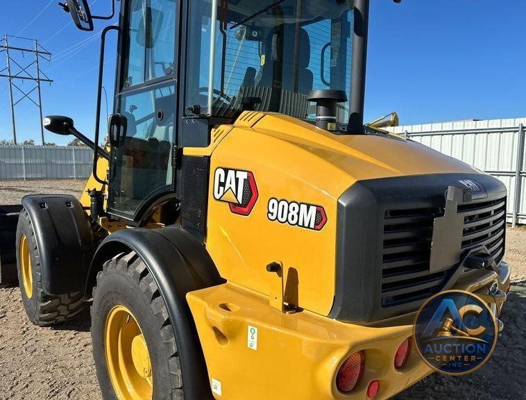 2022 Caterpillar 908M wheel loader