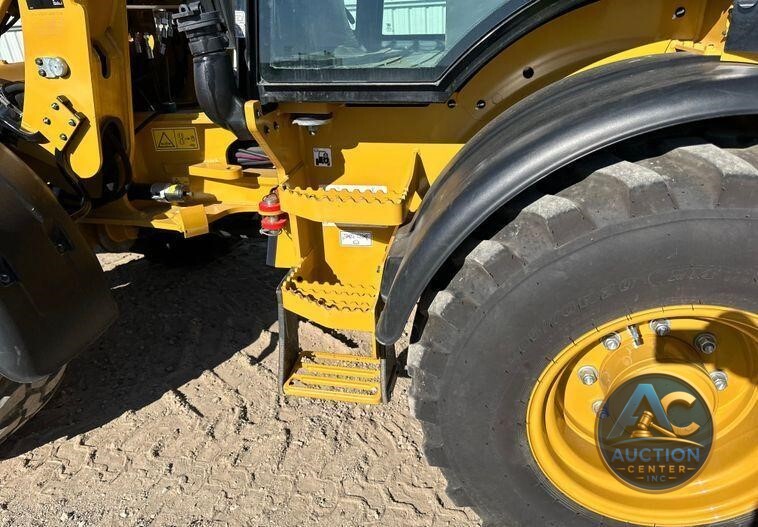 2022 Caterpillar 908M wheel loader