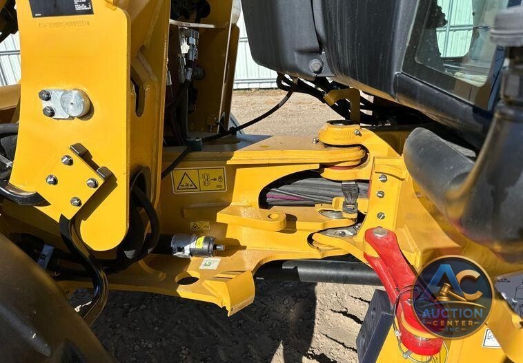 2022 Caterpillar 908M wheel loader