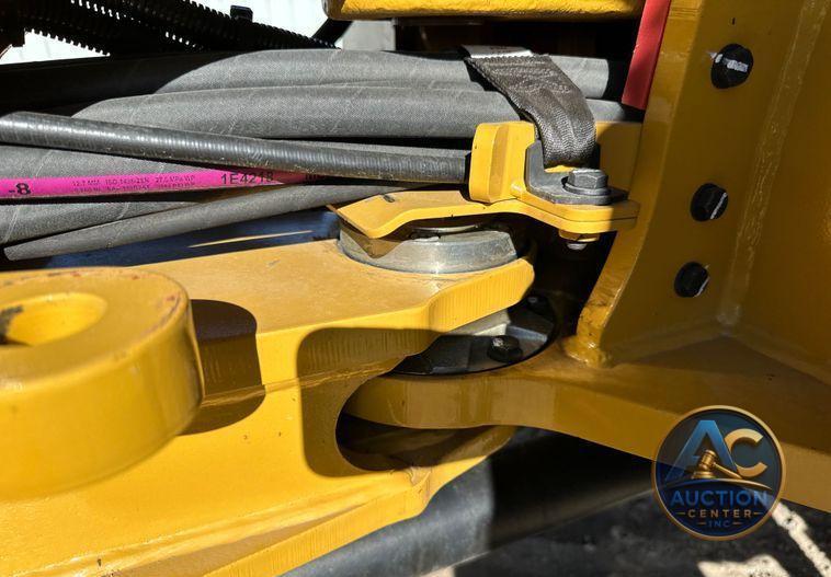 2022 Caterpillar 908M wheel loader