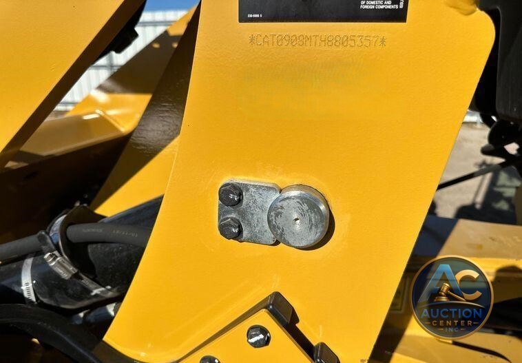2022 Caterpillar 908M wheel loader
