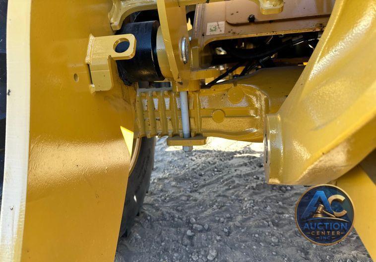 2022 Caterpillar 908M wheel loader