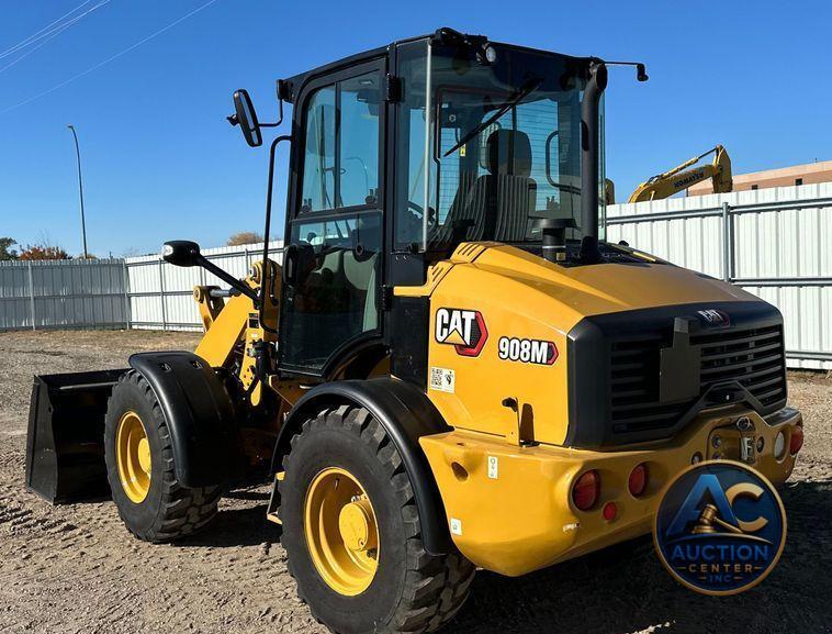 2022 Caterpillar 908M wheel loader