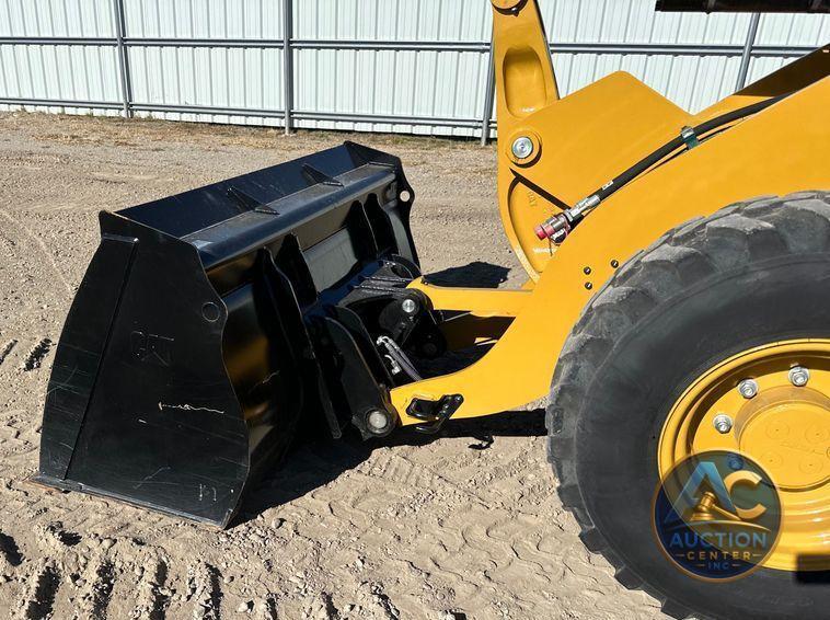2022 Caterpillar 908M wheel loader