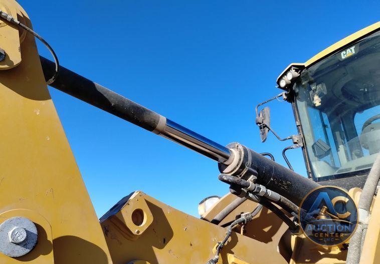 2020 Caterpillar 926M high lift wheel loader