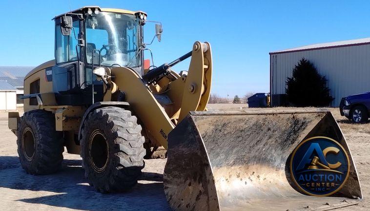 2020 Caterpillar 926M high lift wheel loader