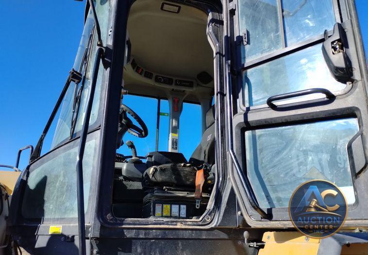 2020 Caterpillar 926M high lift wheel loader