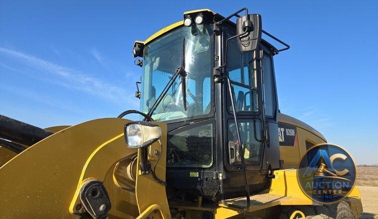 2015 Caterpillar  926M wheel loader