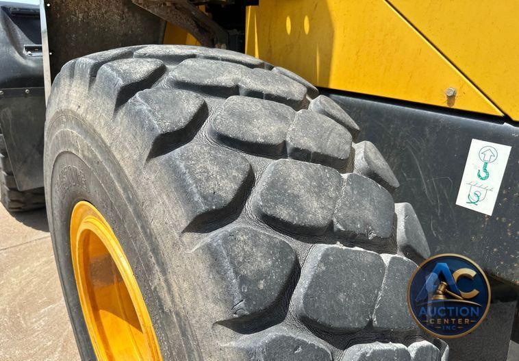 2014 Komatsu  WA270-7 wheel loader