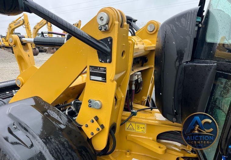 2022 Caterpillar  906M wheel loader