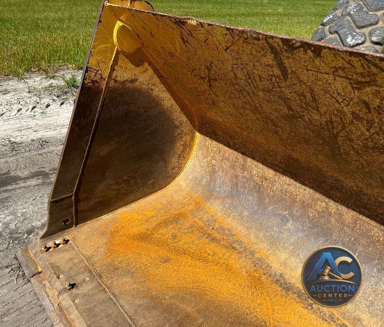 2014 John Deere 624K wheel loader