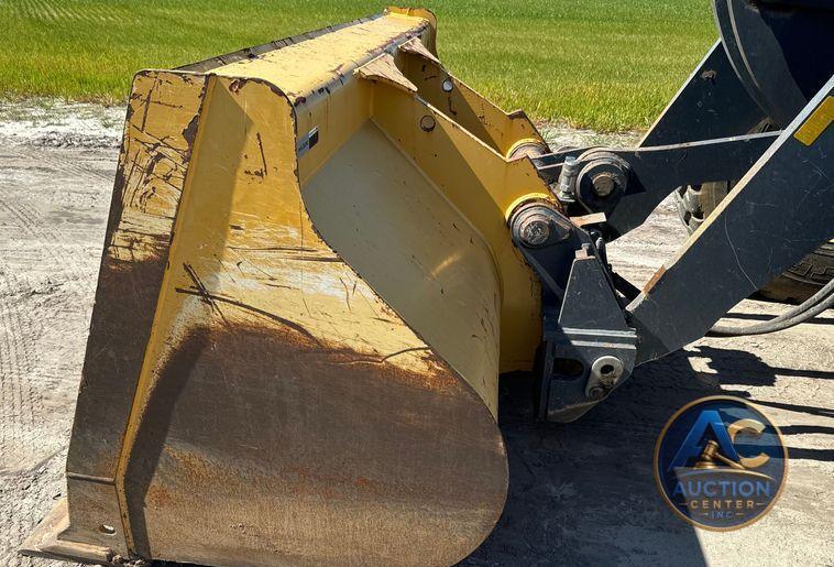 2014 John Deere 624K wheel loader